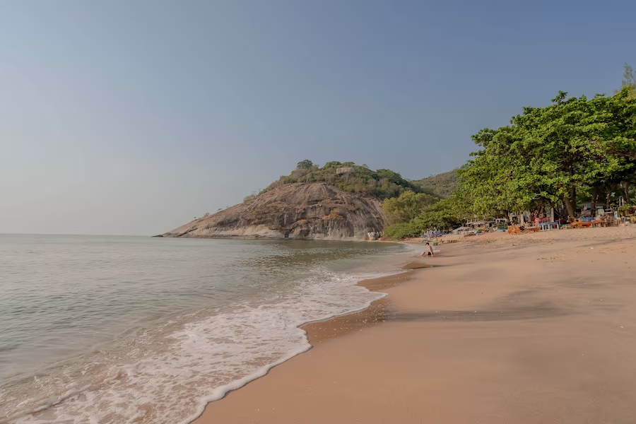 Hua Hin beach excursion - luxury rehab Thailand