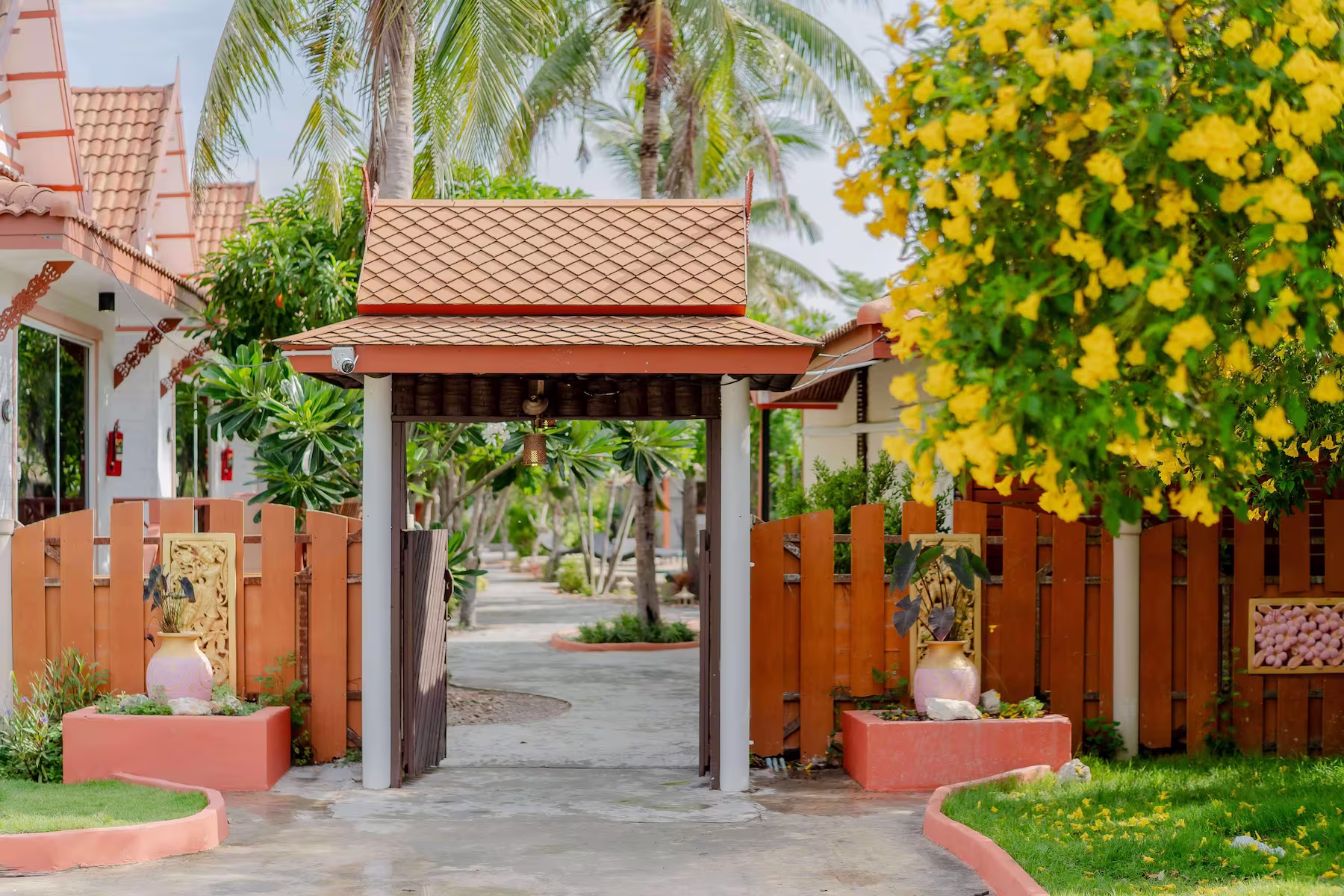 Tropical sanctuary grounds