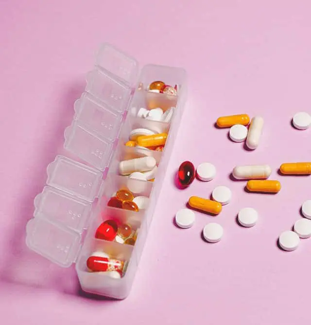 Daily-pill-box-with-different-pills
